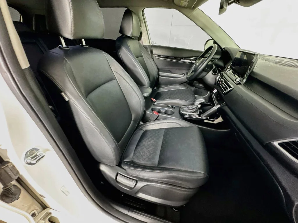 Used 2021 White Kia SX image 34