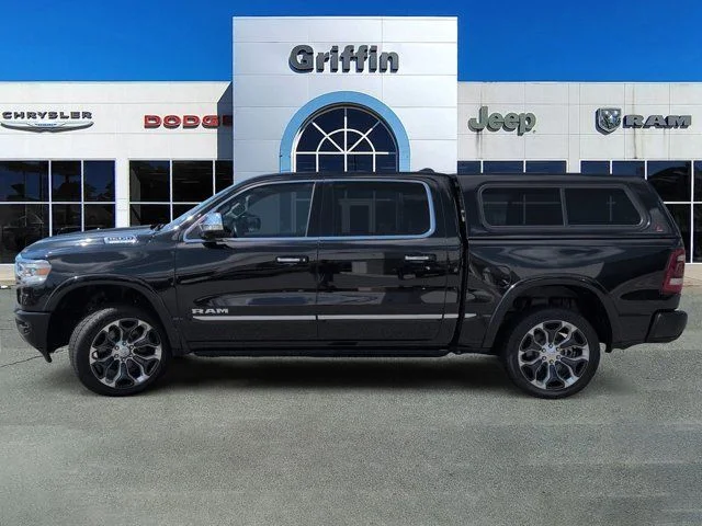 Used 2022 Diamond Black Ram Limited image 10