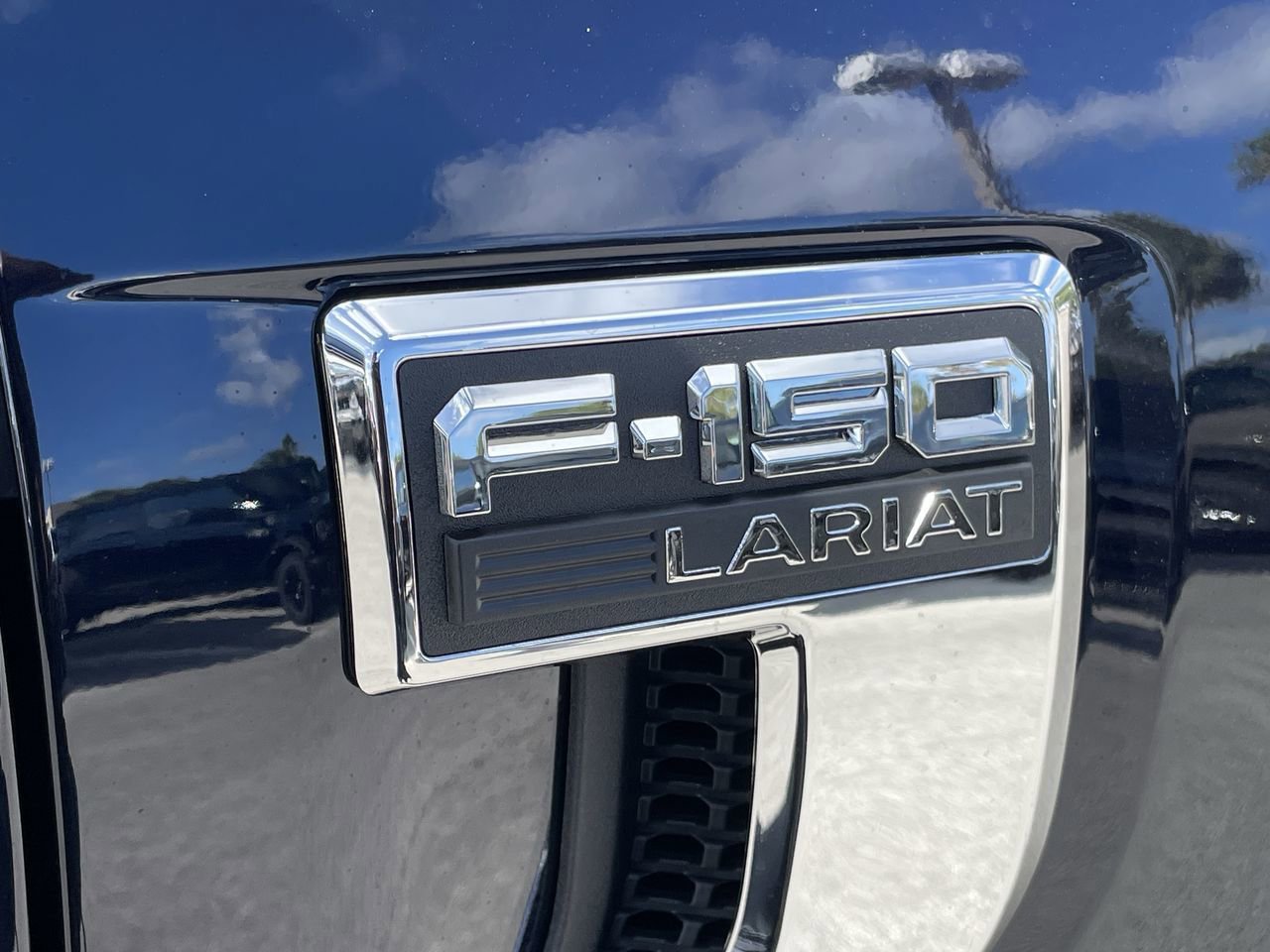 New 2026 Antimatter Blue Metallic Ford Lariat image 9