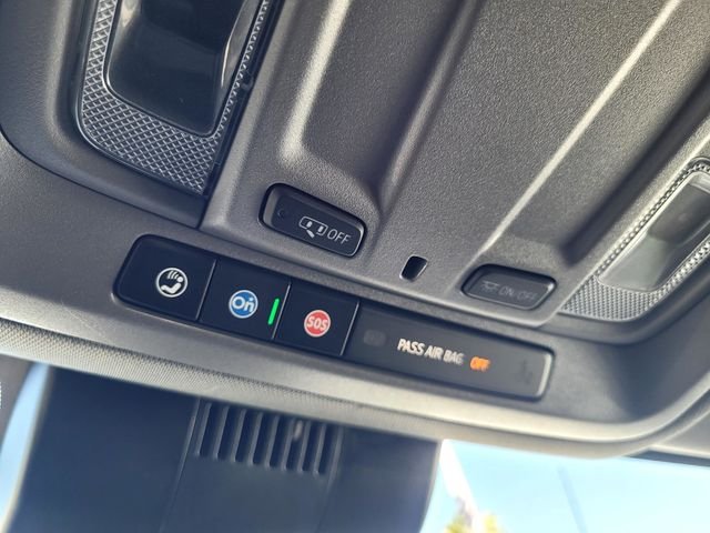 Used 2023 White Chevrolet Custom image 17