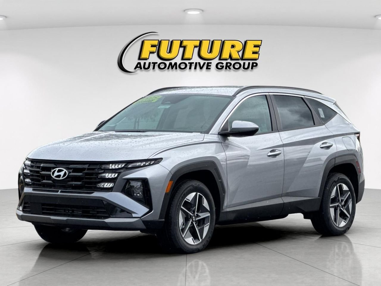 New 2025 Silver Hyundai SEL image 7