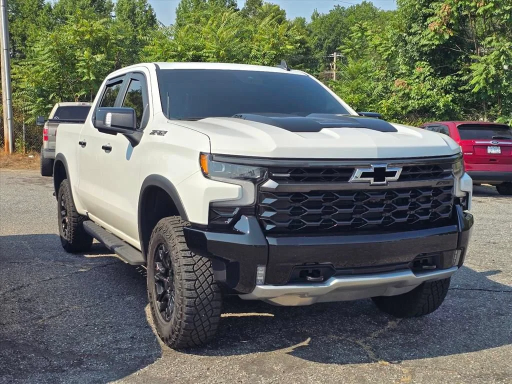 Used 2024 Summit White Chevrolet ZR2 image 5