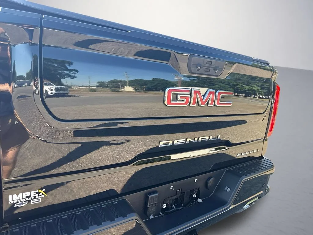 Used 2023 Onyx Black GMC Denali image 35