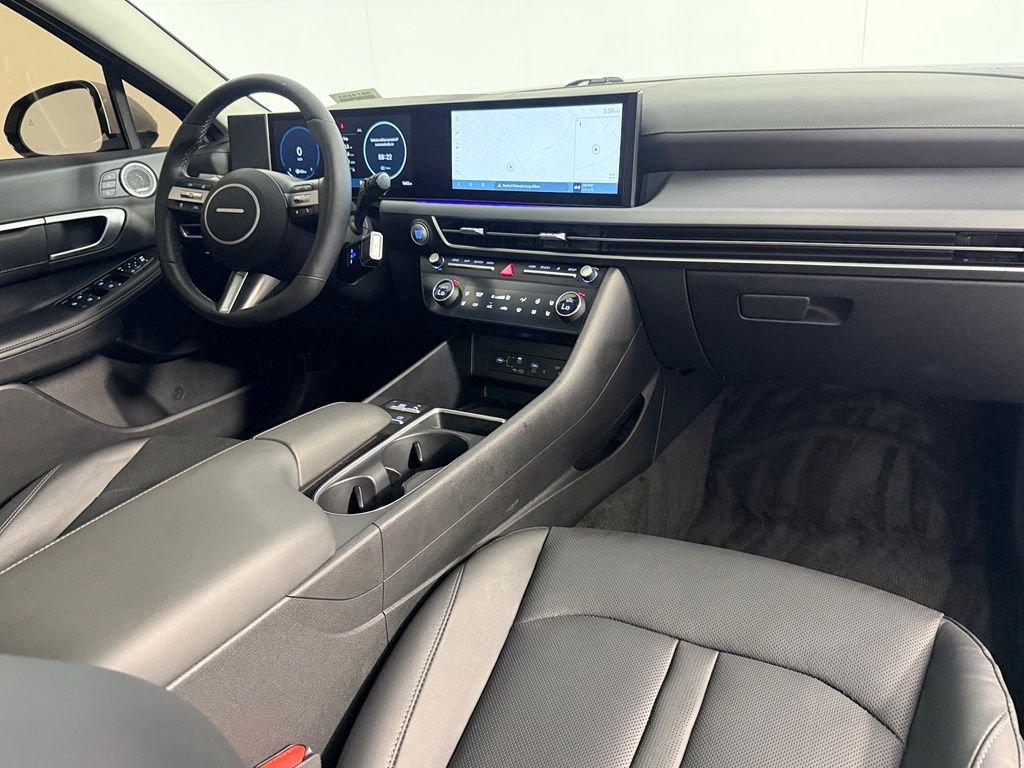 Used 2025 White Hyundai Limited image 13