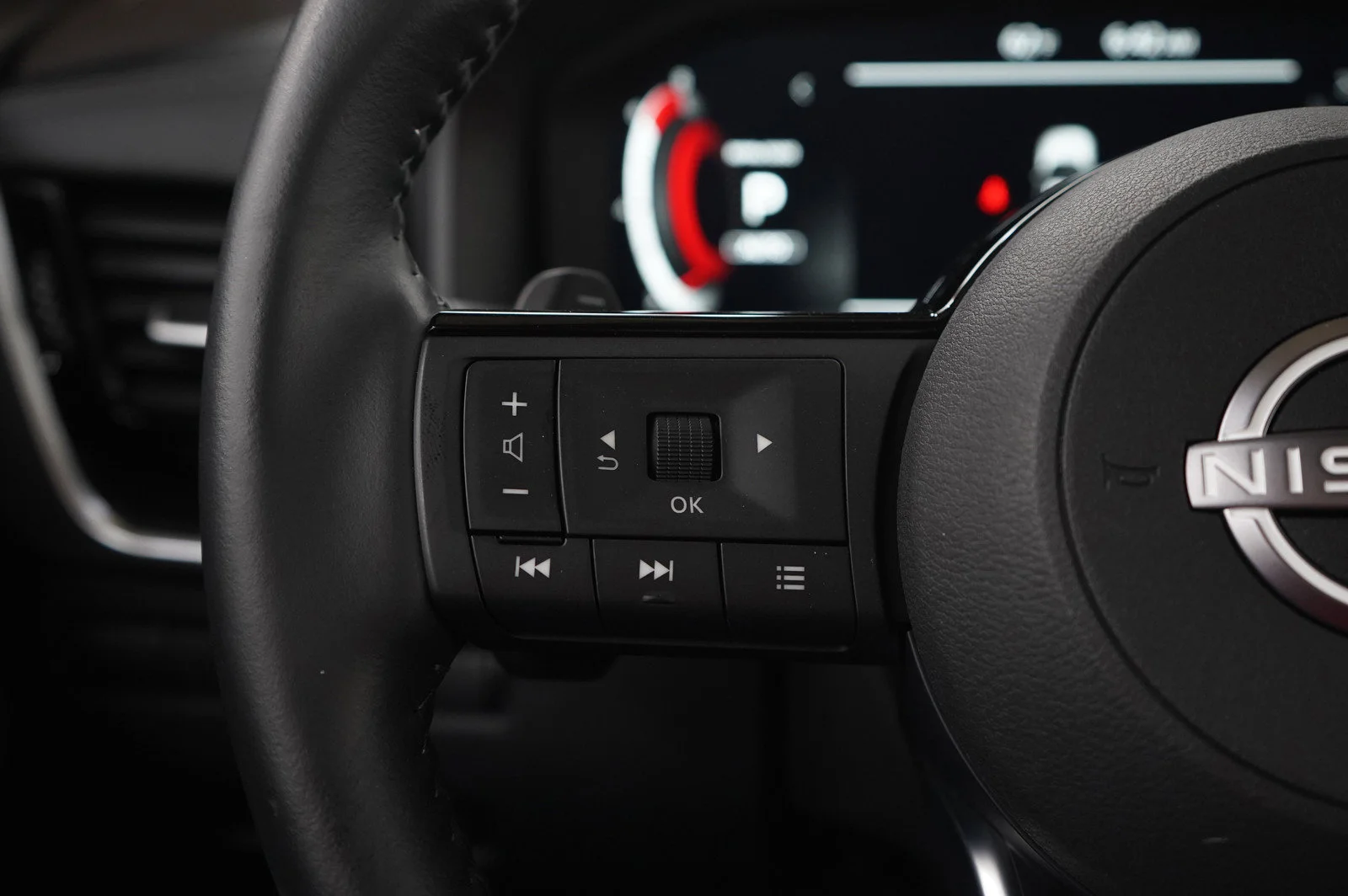 Used 2023 Scarlet Ember Tintcoat Nissan Platinum image 28