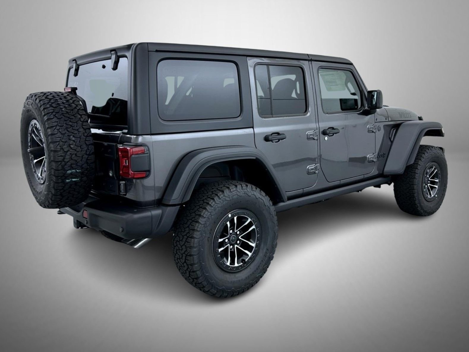 New 2026 Granite Crystal Metallic Clearcoat Jeep Moab 392 image 5