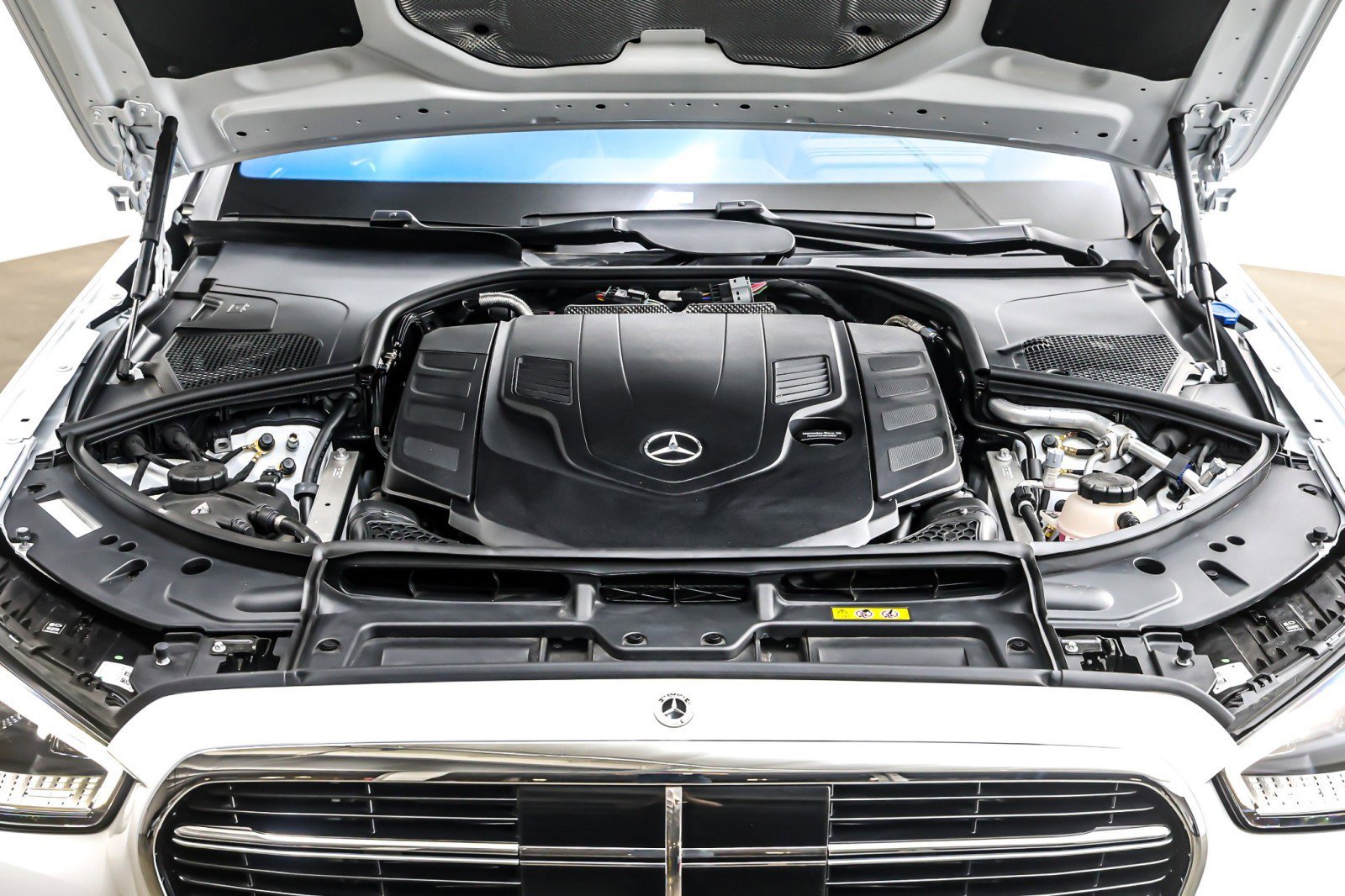 2025 Mercedes-Benz S-Class S 580 - Photo 30