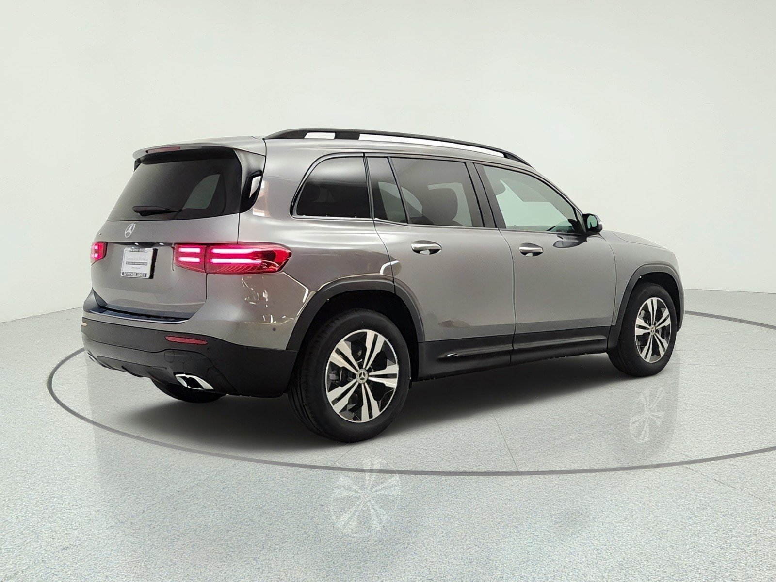 New 2026 Mountain Grey Metallic Mercedes-Benz GLB 250 SUV image 5