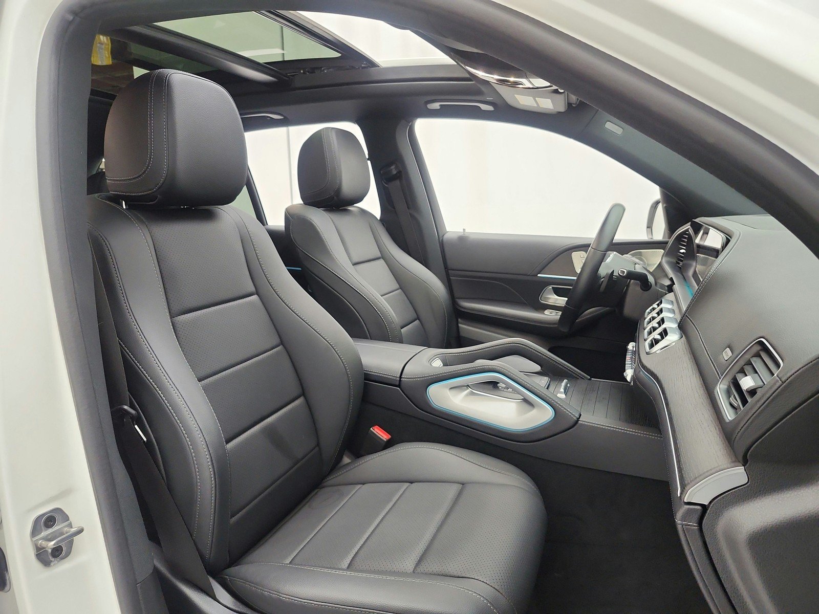Certified Used 2023 Polar White Mercedes-Benz GLE 350 4MATIC® SUV image 20