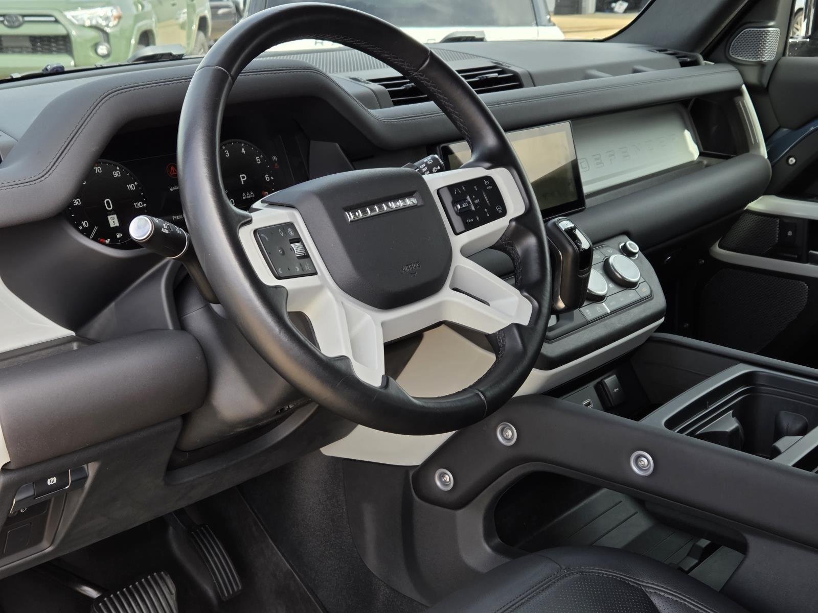 Used 2024 Tasman Blue Metallic Land Rover S image 30