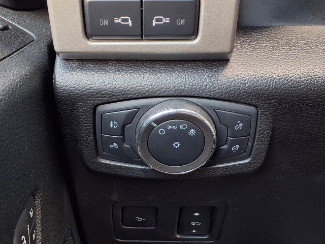 Used 2020 Silver Ford LARIAT image 20