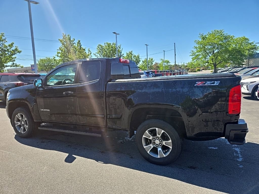 Used 2018 BLACK Chevrolet 4WD Z71 image 3