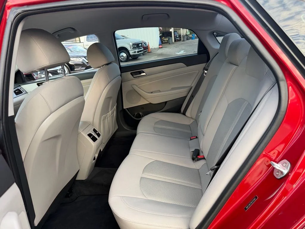 Used 2019 Red Hyundai SEL image 12