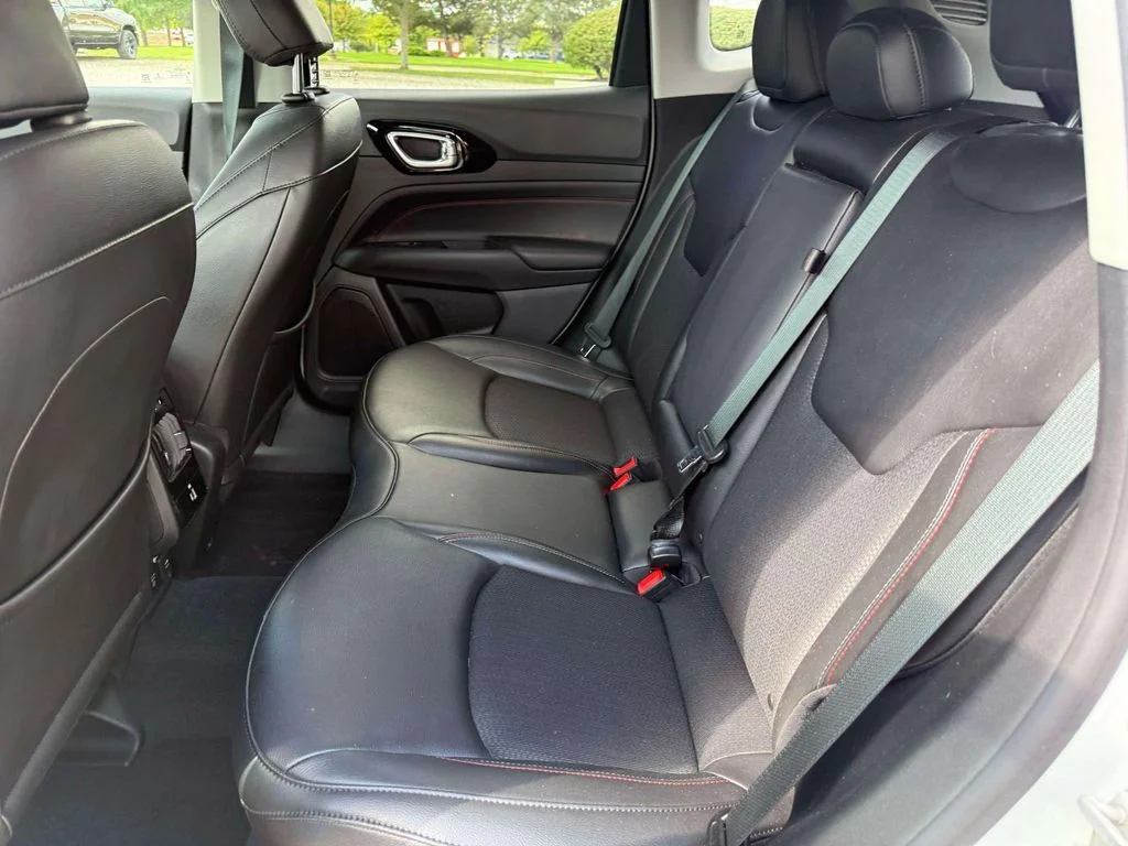 Used 2022 White Jeep Trailhawk image 12