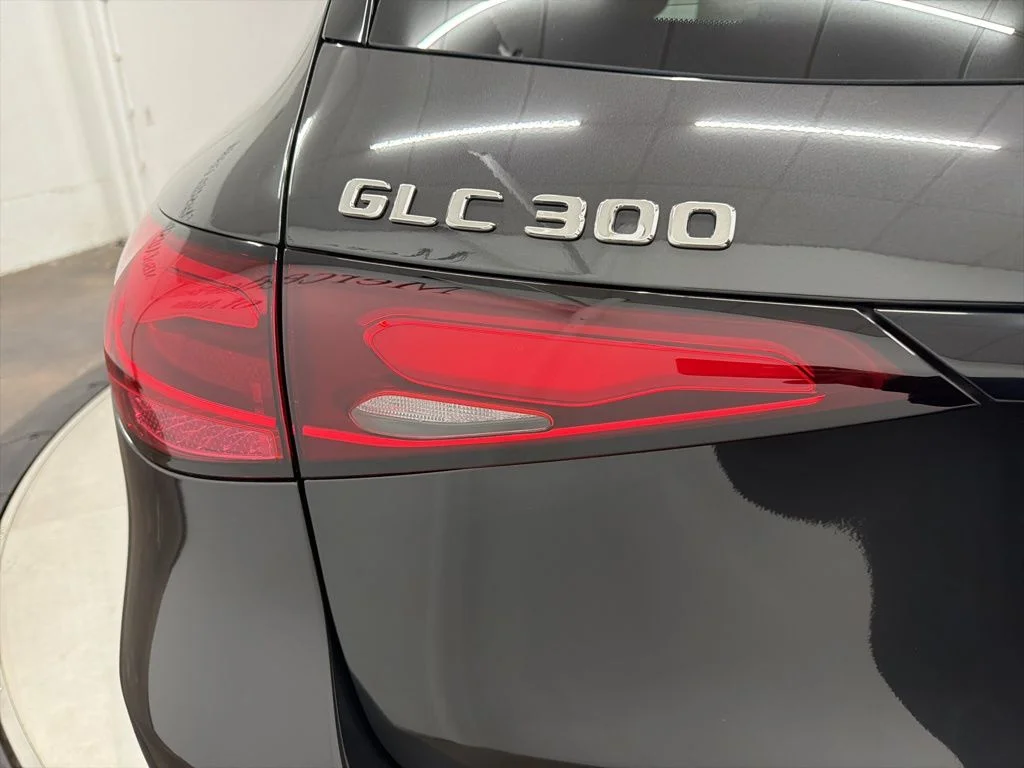 Used 2026 Gray Mercedes-Benz GLC 300 image 11