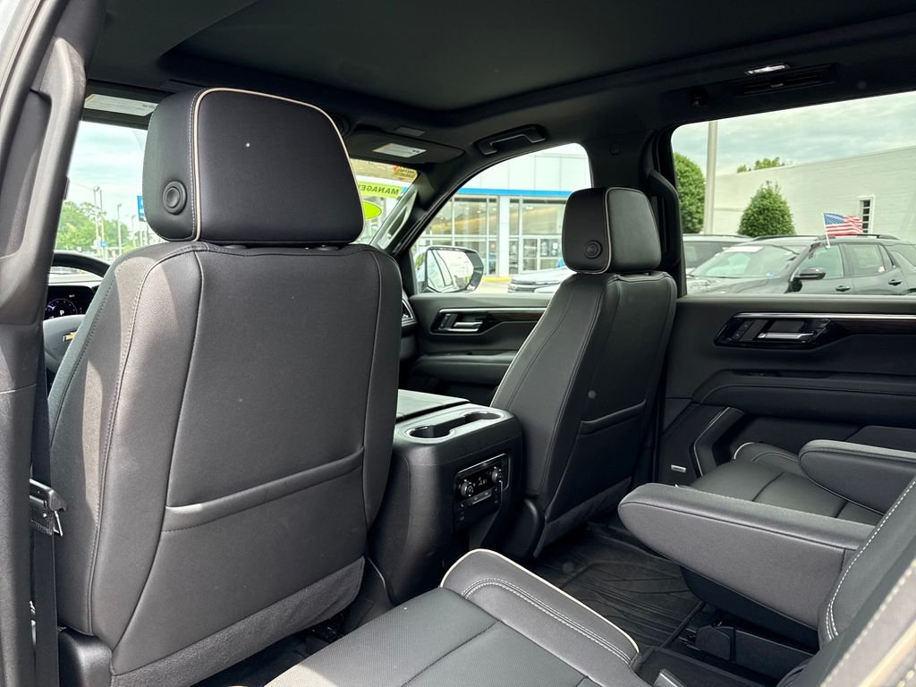 Used 2025 Gray Chevrolet Premier image 19