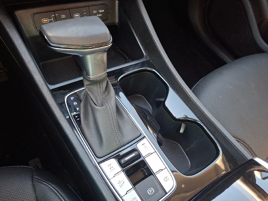 Used 2025 White Pearl Hyundai SEL Convenience image 16
