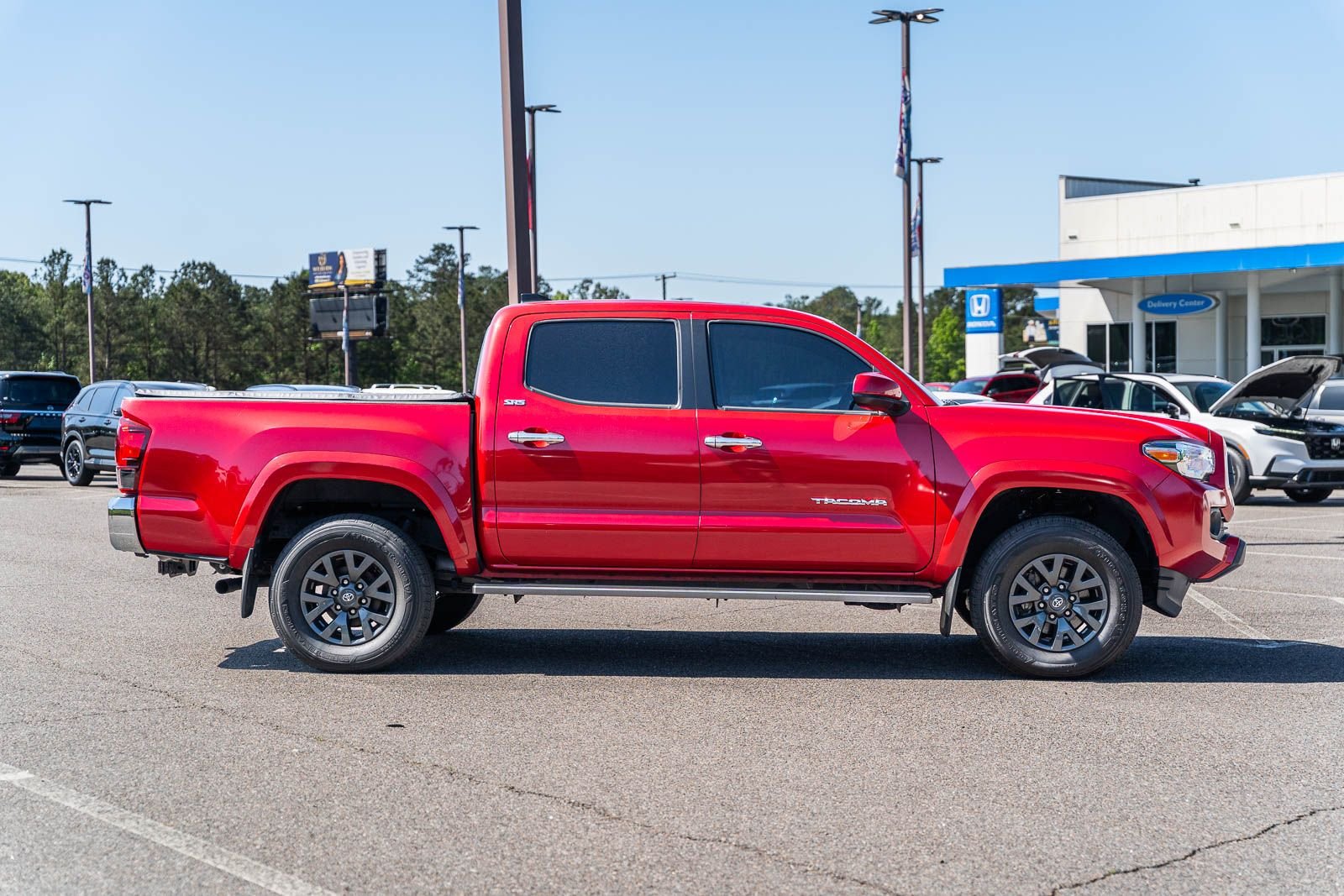 2023 Toyota Tacoma SR5 - Photo 8