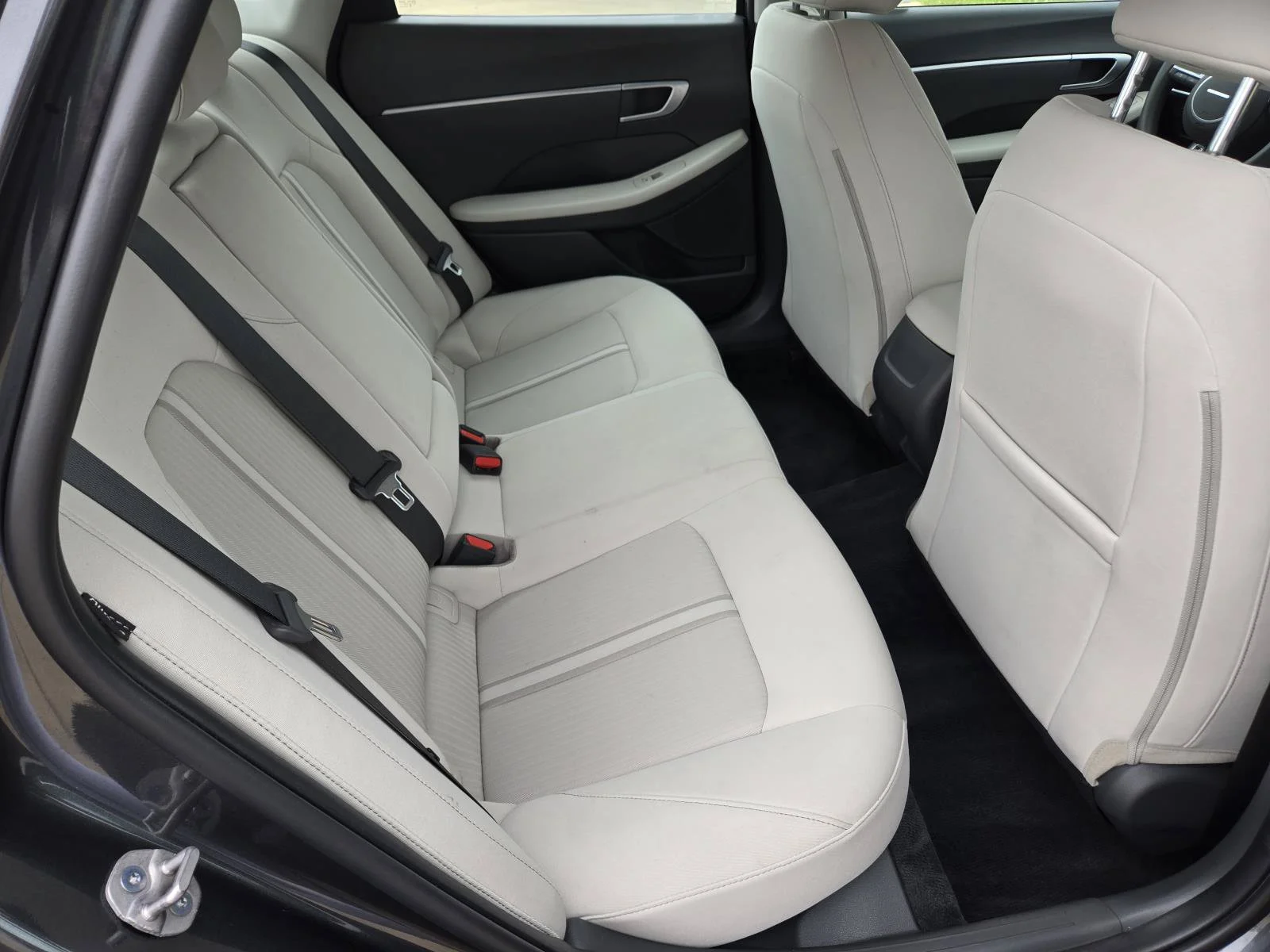 Used 2024 Portofino Gray Hyundai SEL image 27