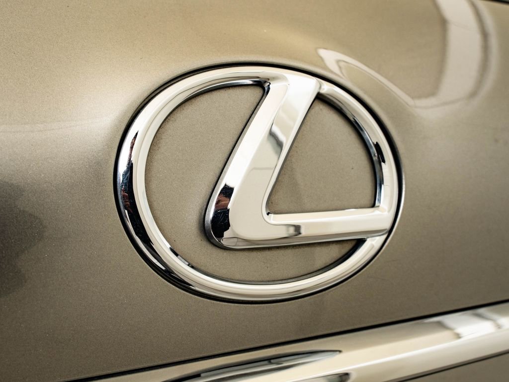 Used 2017 Silver Lexus 200t F Sport image 19