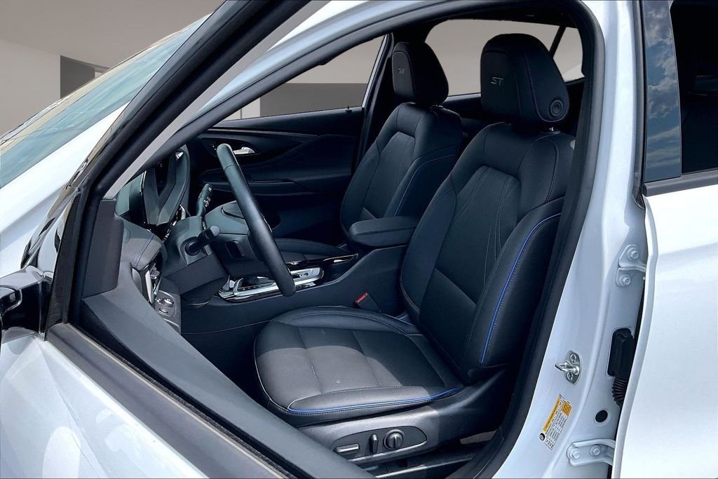 Used 2024 White Buick Sport Touring image 27