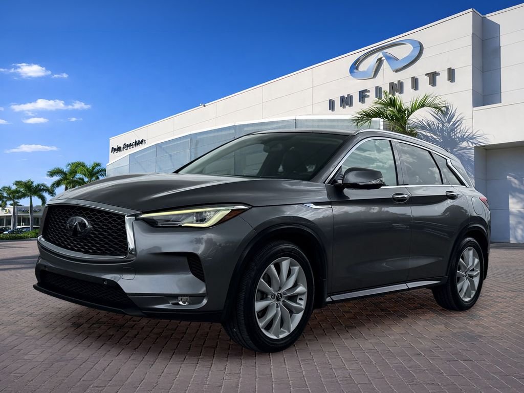 Used 2019 Gray INFINITI ESSENTIAL image 3