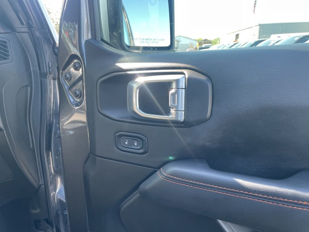Used 2021 Gray Jeep Mojave image 38
