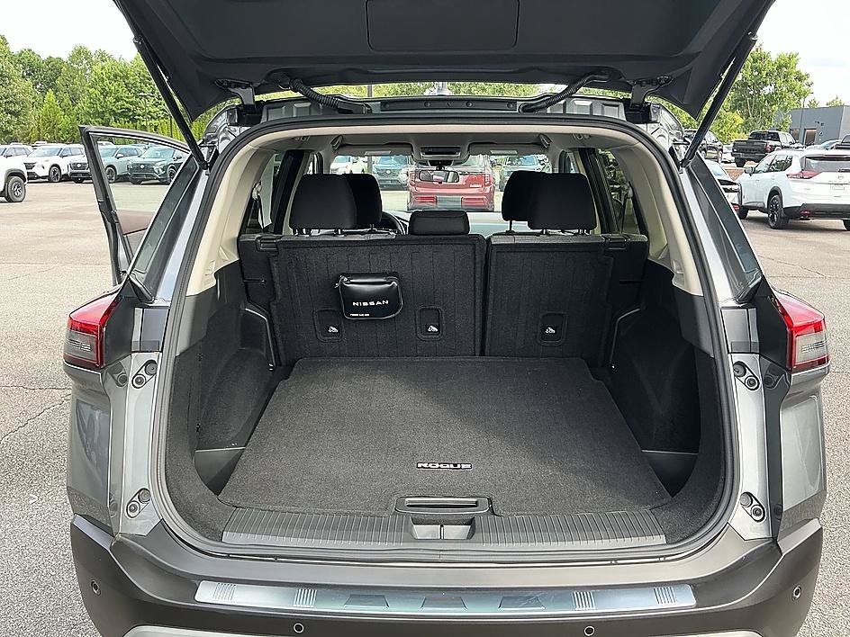 Used 2023 Gun Metallic Nissan SV image 25
