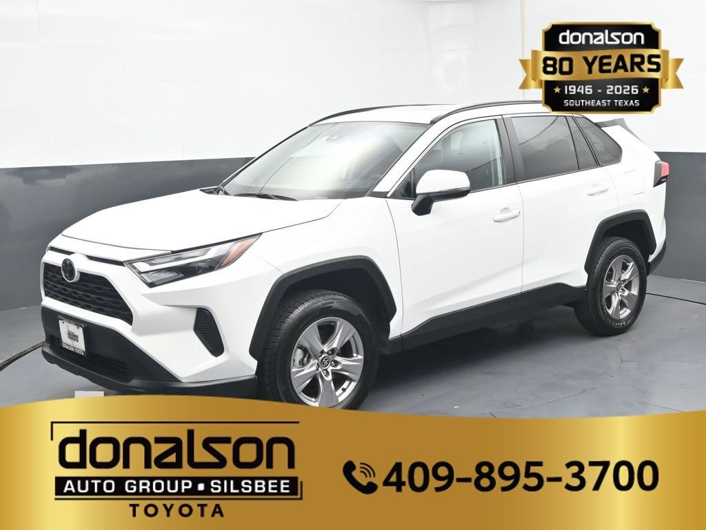 Used 2025 White Toyota XLE image 5