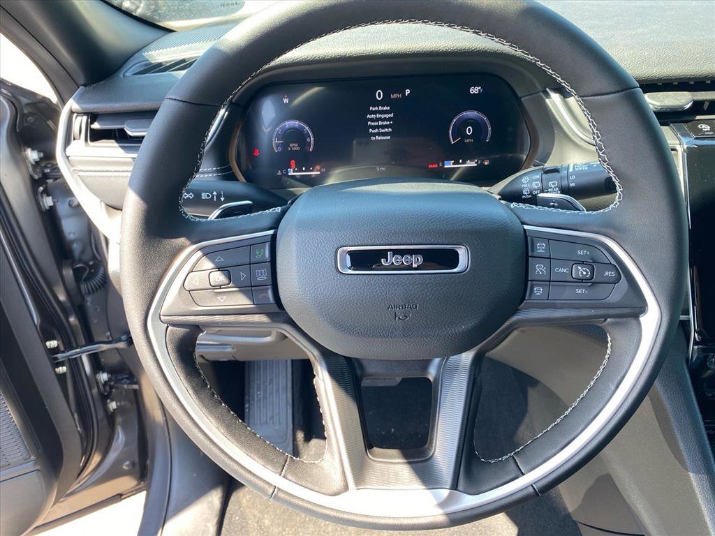 New 2026 Baltic Gray Metallic Clear-Coat Exterior Paint Jeep Laredo X image 6