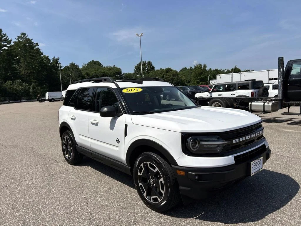 Used 2023 White Ford Outer Banks image 1