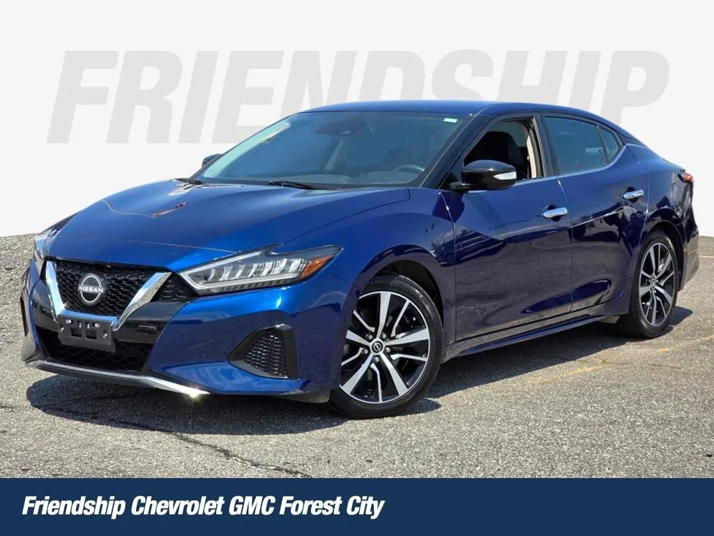 2023 Nissan Maxima SV's photo