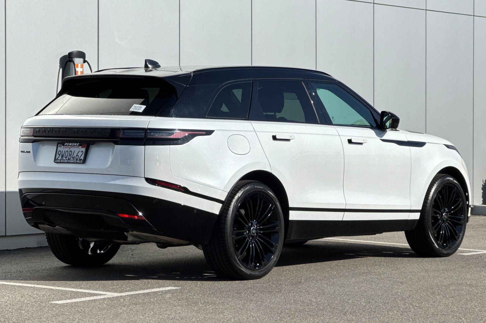 Certified Used 2026 White Land Rover Dynamic SE image 5