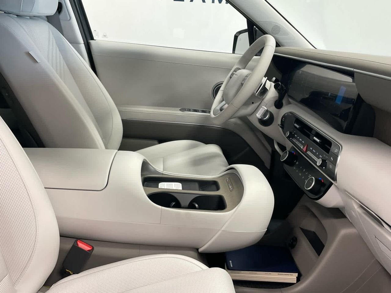 New 2026 Creamy White Pearl Hyundai SEL 7P image 38