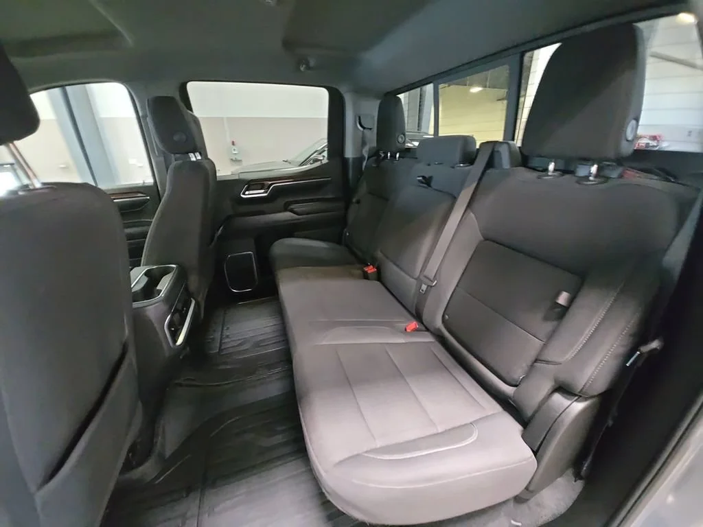 Used 2025 Sterling Metallic GMC Elevation image 22