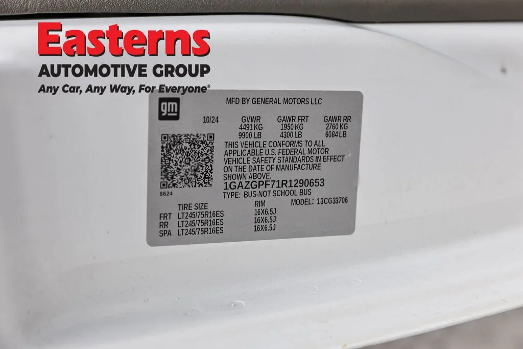 Used 2024 White Chevrolet LT image 33