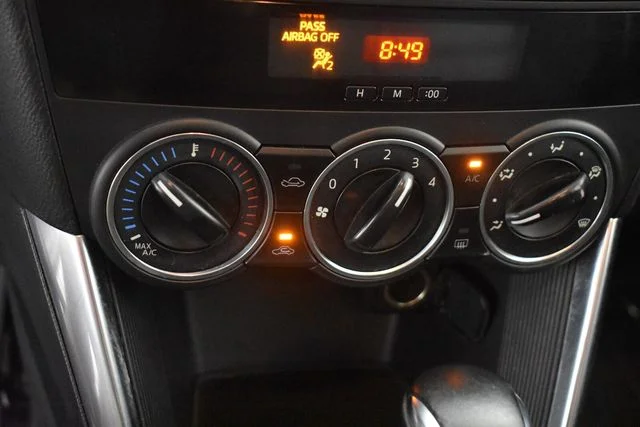 Used 2014 Silver Mazda Touring image 29
