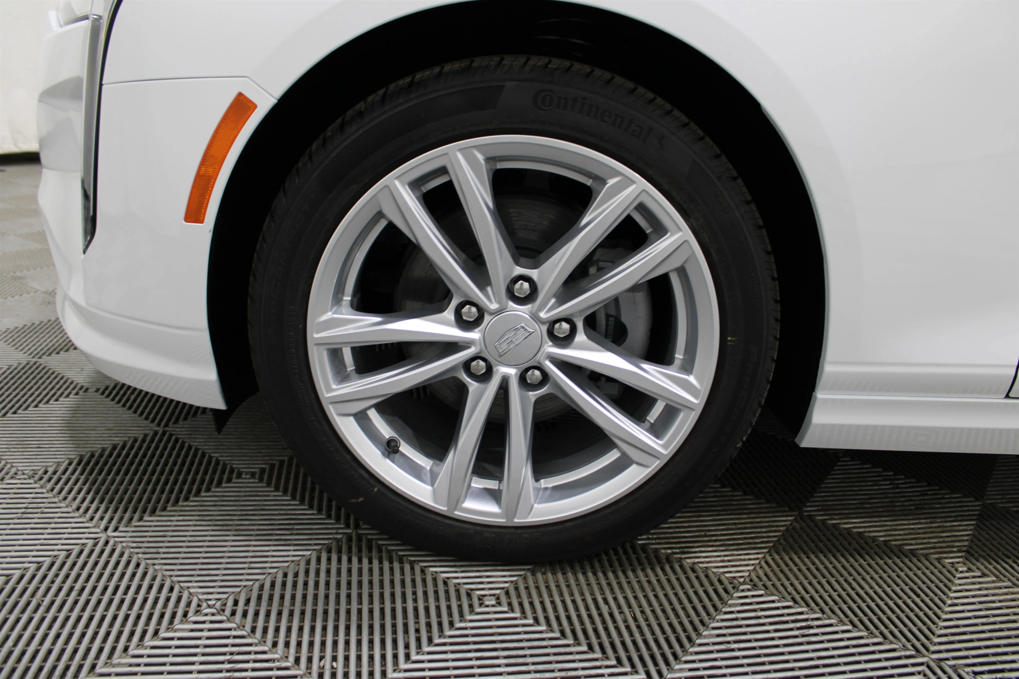 New 2026 Summit White Cadillac Luxury image 39