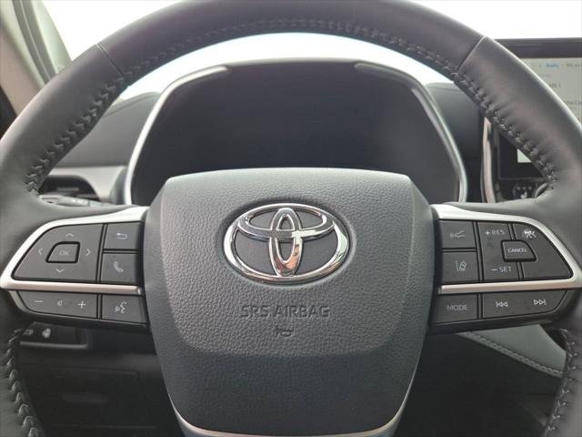 Certified Used 2025 MAGNETIC GRAY MET. Toyota  image 30
