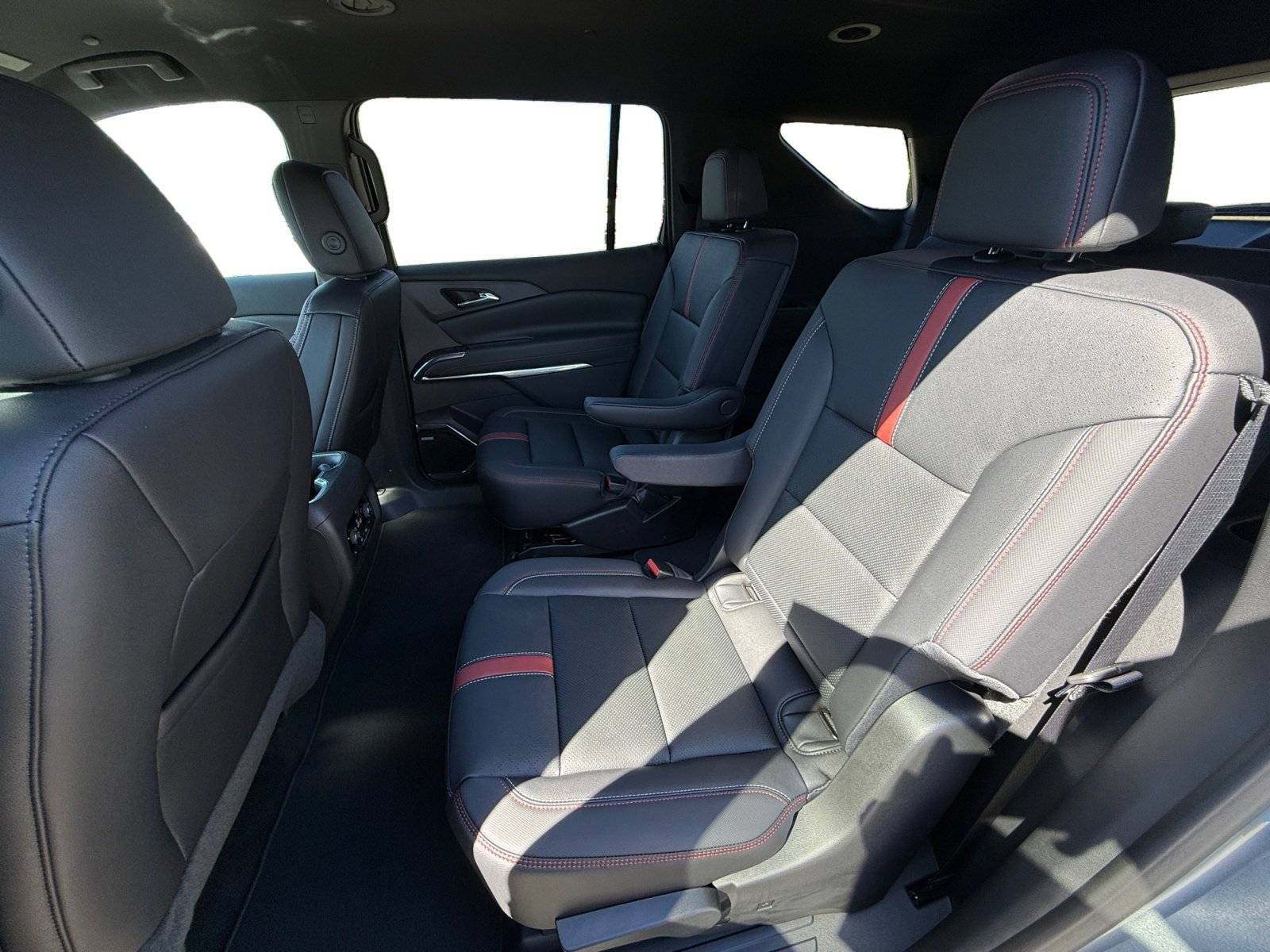 2025 Chevrolet Traverse RS - Photo 16