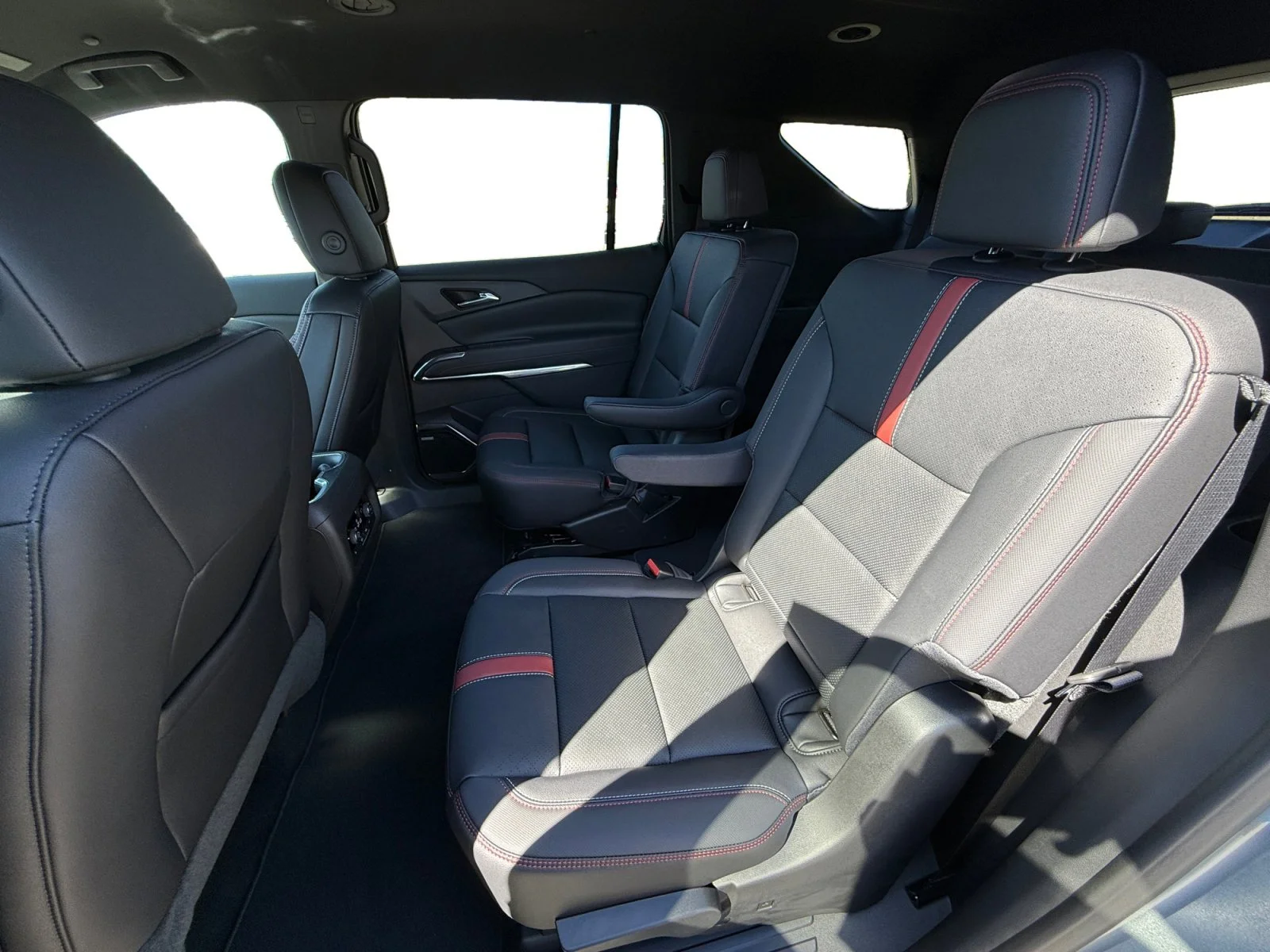 2025 Chevrolet Traverse RS - Photo 16
