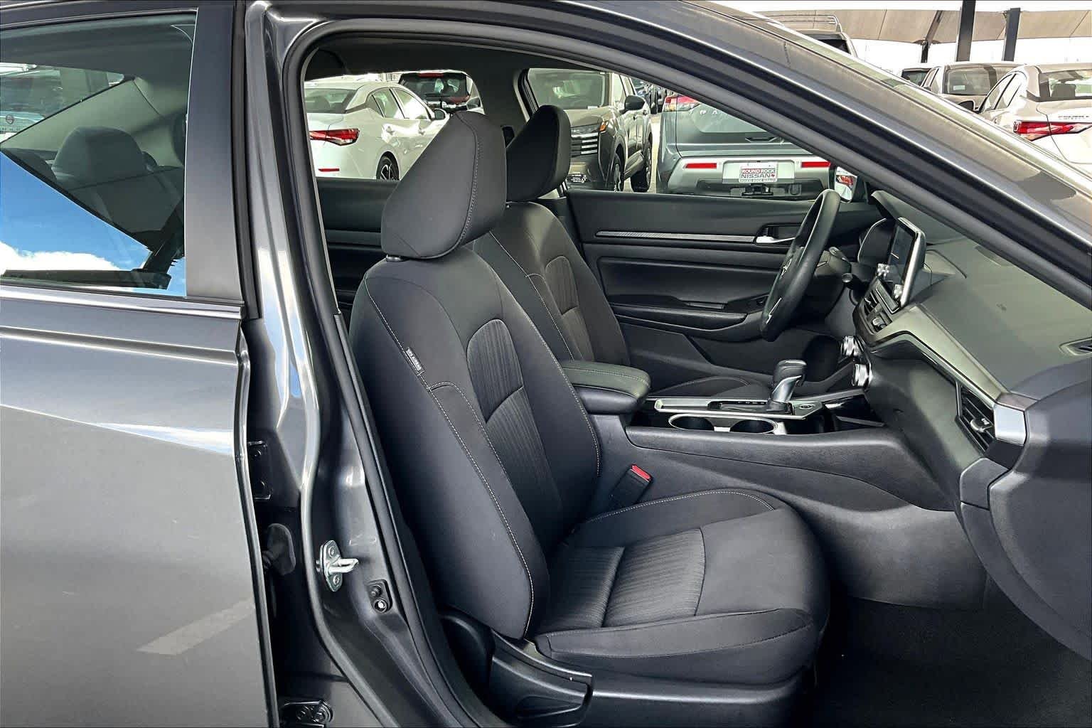 Used 2024 Gun Metallic Nissan 2.5 SV image 8