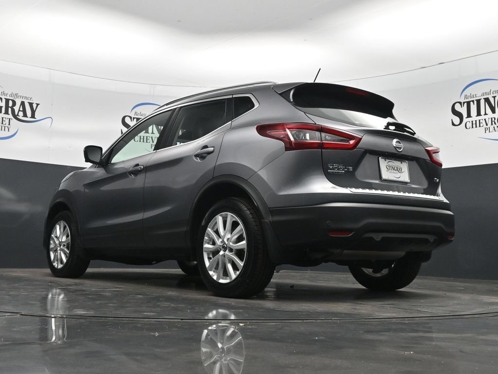 Used 2022 Gray Nissan SV FWD Xtronic CVT image 30