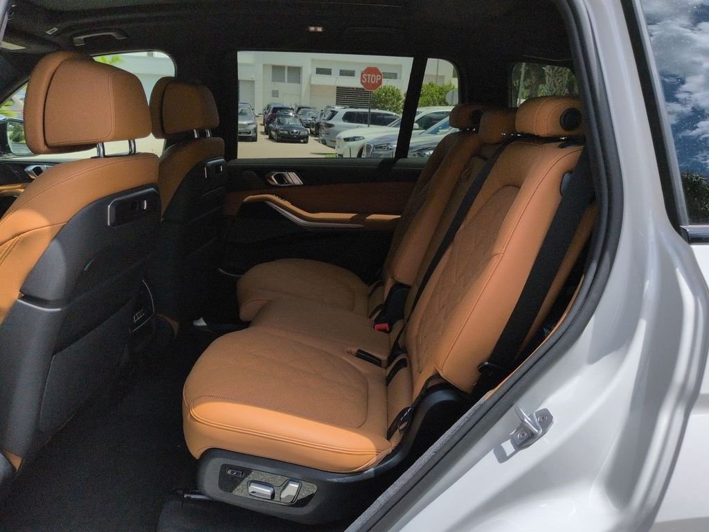 New 2027 Alpine White BMW xDrive40i image 14