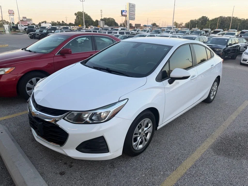 Used 2019 White Chevrolet LS image 9