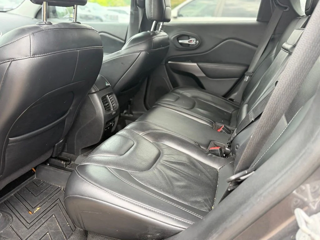 Used 2019 Gray Jeep Limited image 13