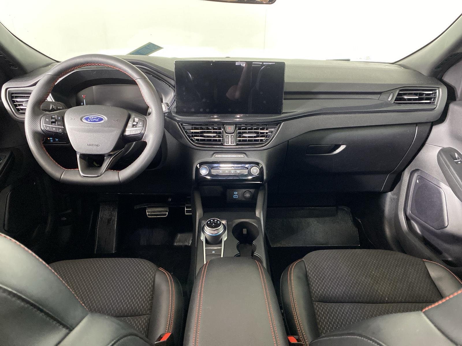Used 2023 Star White Metallic Tri-Coat Ford ST-Line image 23