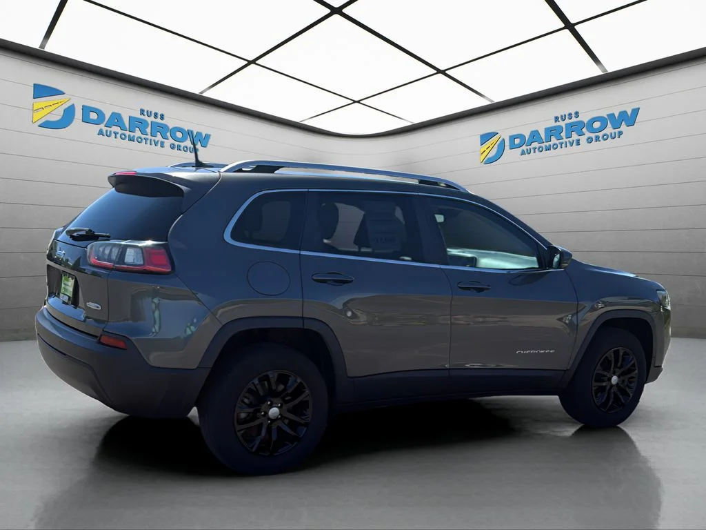 Used 2021 Gray Jeep Latitude Plus image 5