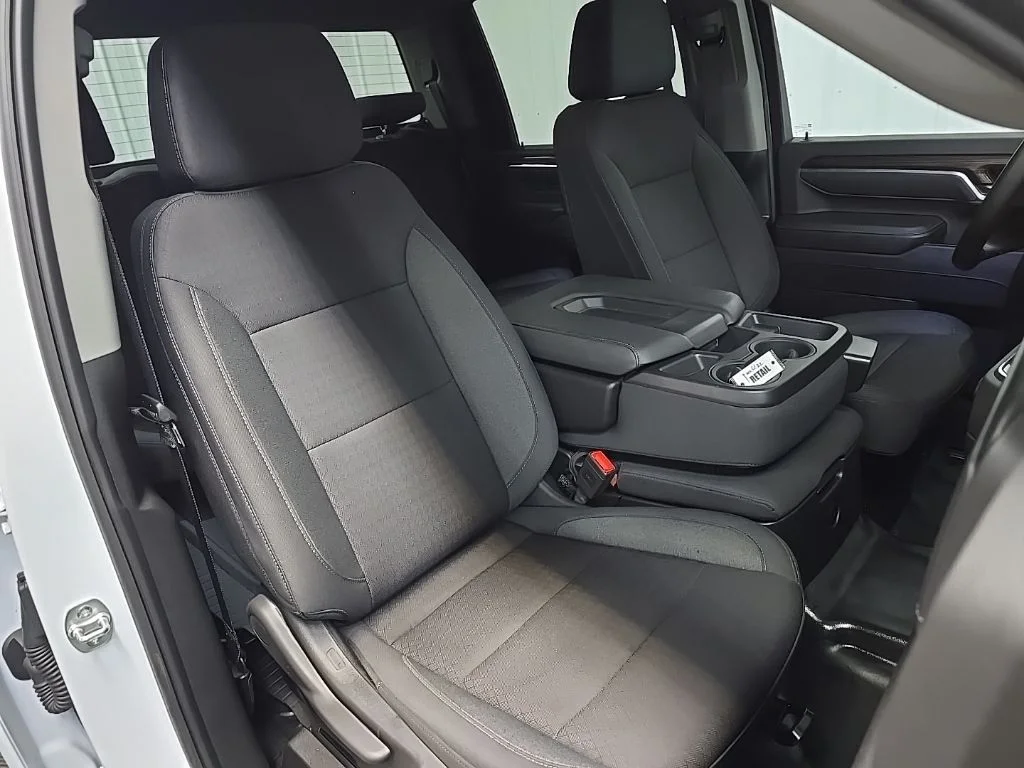Used 2025 White Chevrolet LT image 14