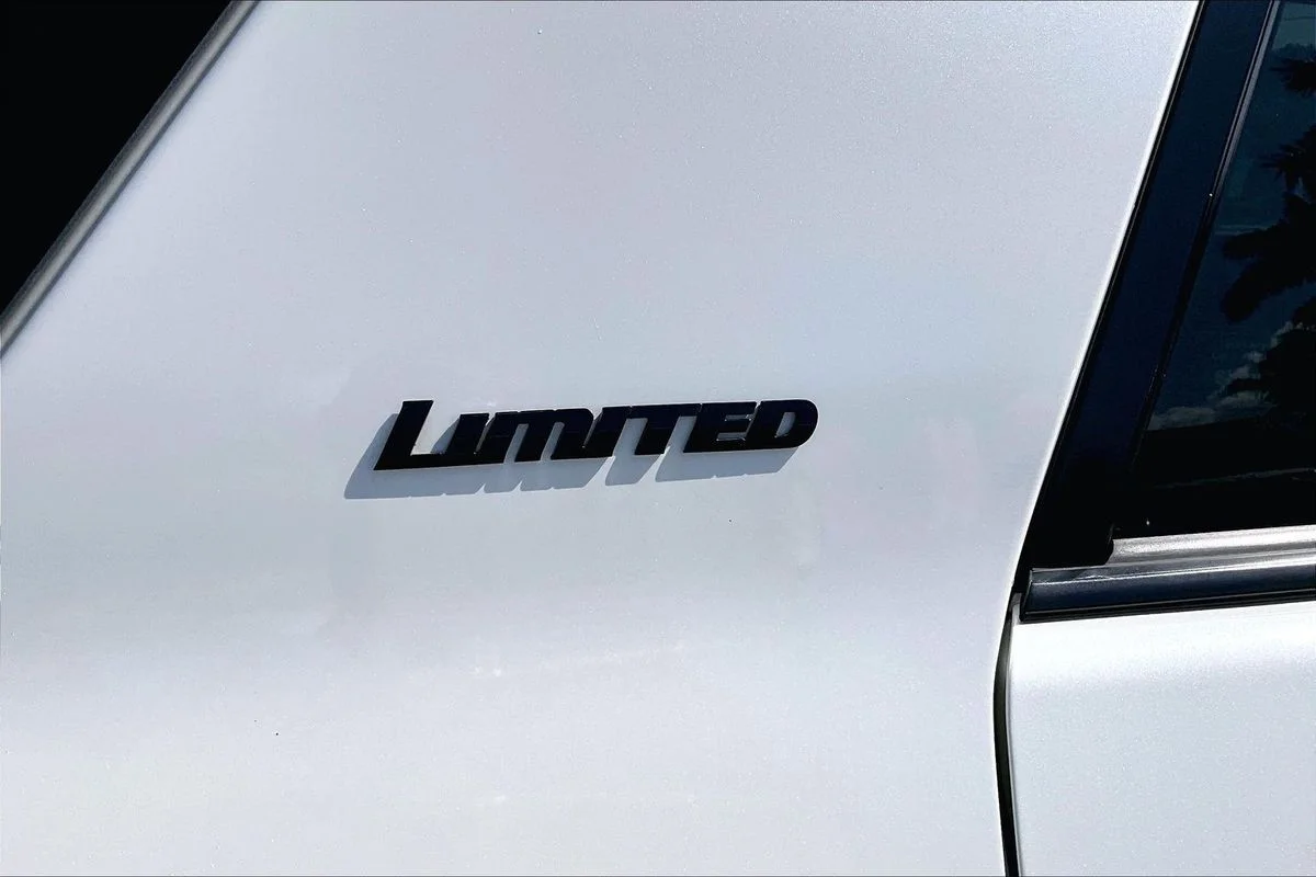 Used 2019  Toyota Limited Nightshade image 24